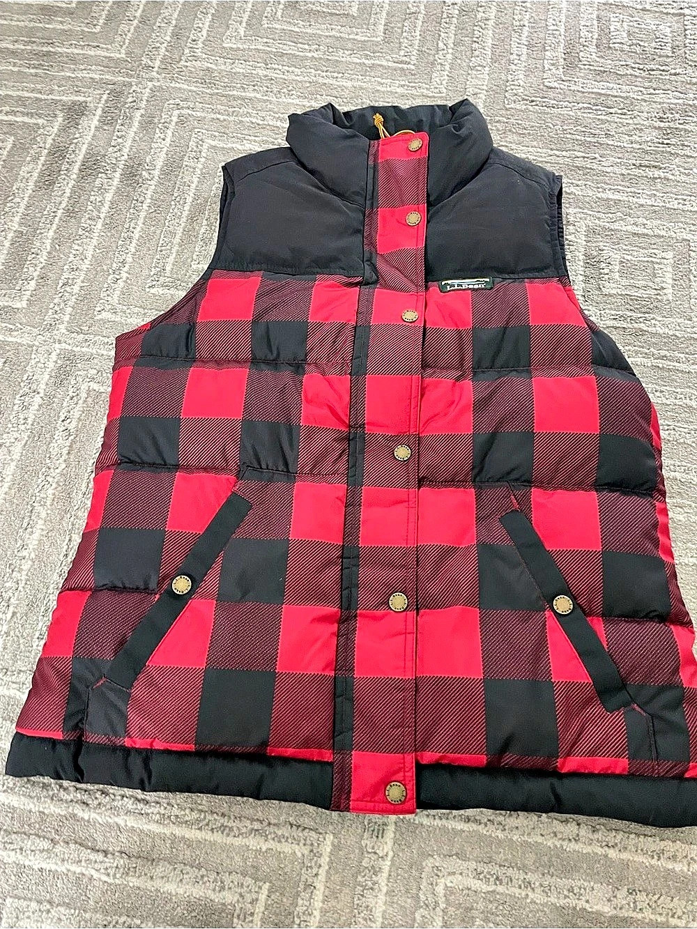 L.L.Bean Women'Small Mountain Classic Down Vest, Print Plaid Puffer Vest in Red